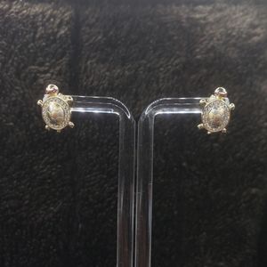 14 k yellow gold turtle earrings